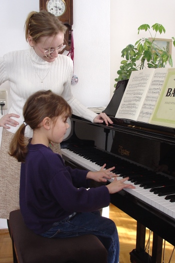 Klavierlehrerin - Klavierschule Markt Bibart - Dipl. Musiklehrerin Cornelia Kohler
